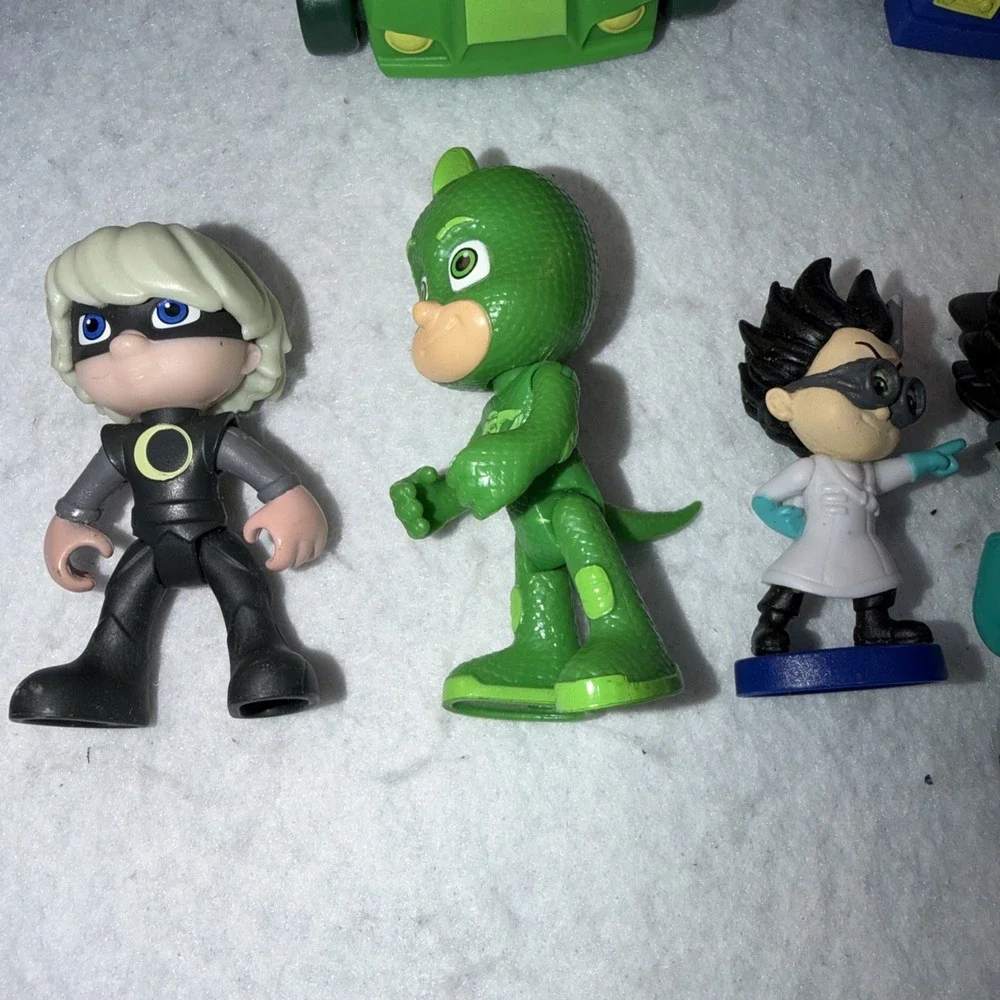 PJ Mask Disney Lot Of 8 Vehicles And 8 Figures Previously Owned